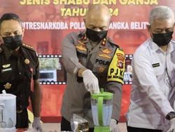 Polda Babel Musnahkan Sabu-Ganja dari 2 Kurir Narkotika, Pemasoknya Diburu
