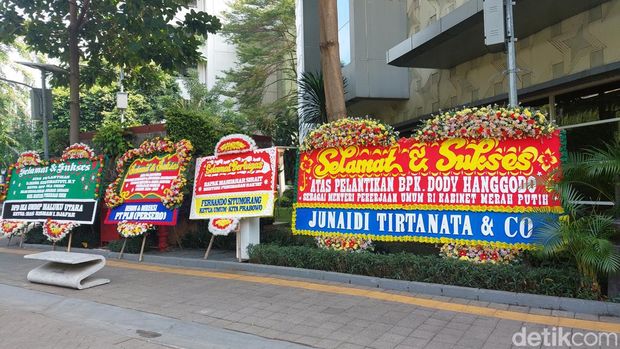 Karangan Bunga berisi ucapan selamat di Kementerian PUPR