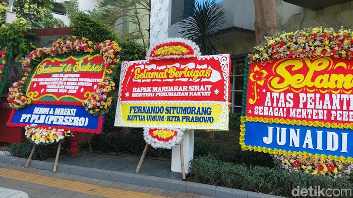 Karangan Bunga berisi ucapan selamat di Kementerian PUPR