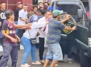 Kericuhan Warnai Sidang Kasus Ghazwan di Tasikmalaya