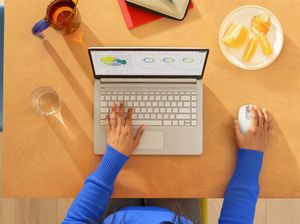 Logitech M196 Dirilis, Mouse Wireless Murah Diklaim Awet