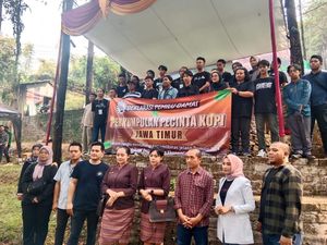 Cara Unik Pencinta Kopi Dukung Pilkada Jatim 2024 Aman dan Damai