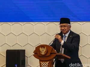 Mendikti Saintek: Jangan Ada Mahasiswa Tak Bisa Kuliah karena Tak Punya Uang Mendikti Saintek: Jangan Ada Mahasiswa Tak Bisa Kuliah karena Tak Punya Uang