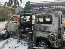 Ambulans Hangus Terbakar di Rest Area Tol Jagorawi gegara Korsleting