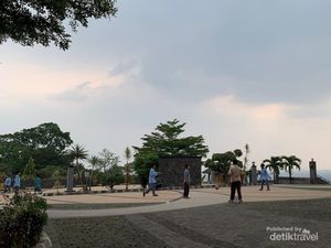 Bermain Tradisional di Pasir Kunci, Alamnya pun Asri