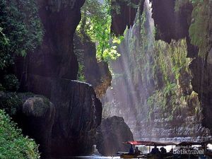 Begini Awal Mula Penemuan Wisata Alam Green Canyon Pangandaran Begini Awal Mula Penemuan Wisata Alam Green Canyon Pangandaran