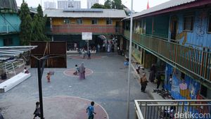 Unik! Bangunan Sekolah Gratis di Depok Ini Terbuat dari Kontainer Bekas