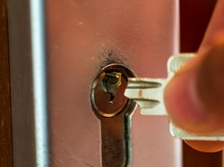 Kunci Pintu Macet dan Tak Dapat Diputar? Ini 3 Biang Keroknya!