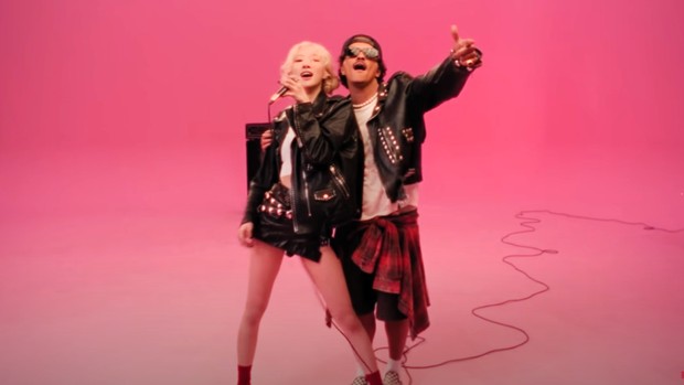 APT. oleh Rose BLACKPINK feat Bruno Mars/Foto: The Black Label