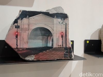 Begok Oner Melukis di Kanvas hingga Reruntuhan Tembok Kota Yogyakarta