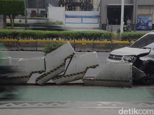 Gegara Ngantuk, Pengendara Mobil Ini Tabrak Separator Jalur Sepeda Gegara Ngantuk, Pengendara Mobil Ini Tabrak Separator Jalur Sepeda