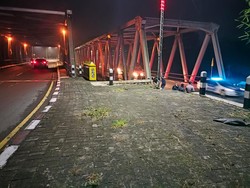 Oleng, Sedan Timor Isi 4 Orang Terjun ke Sungai Progo Temanggung