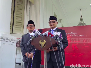 Cucu KH Hasyim Asyari Pimpin Badan Penyelanggara Haji, Ini Profilnya Cucu KH Hasyim Asyari Pimpin Badan Penyelanggara Haji, Ini Profilnya