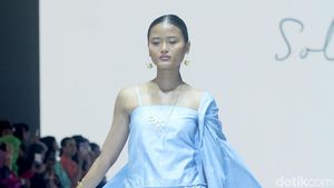 10 Koleksi Busana Soloputri di Jakarta Fashion Week 2025, Batik Warna Cerah
