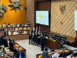 Lasarus PDIP Kembali Jadi Ketua Komisi V DPR, Syaiful Huda-Ridwan Bae Wakil