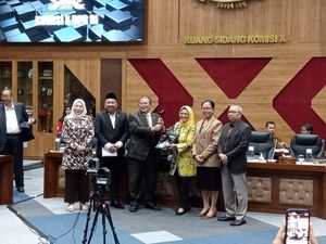 3 Srikandi Hetifah, My Esti dan Himmatul Aliyah Pimpin Komisi X DPR