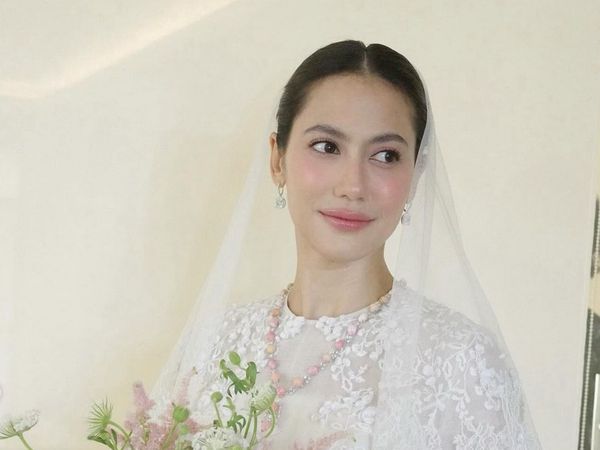 Inspirasi Fresh Look Makeup untuk Pengantin a la Pevita Pearce