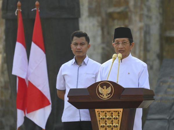 Menag Nasaruddin Umar Pimpin Apel Hari Santri di Tugu Proklamasi