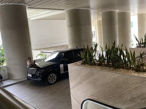 Menpera Maruarar Sambangi Jaksa Agung ST Burhanuddin di Kejagung