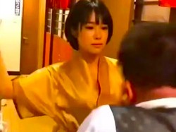 Nyeleneh! Makan di Resto Ini Bisa Rasakan Tamparan Wajah Wanita Cantik