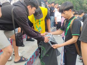 Program Behind Football Pegadaian Liga 2 Ajak Suporter Peduli Lingkungan