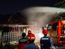 Angin Kencang, Bara Api Kebakaran di Tajur Terbang Sambar Rumah di Seberang