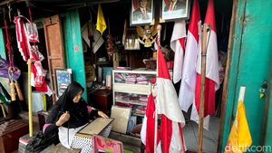 Foto Prabowo-Gibran Diburu Warga Surabaya