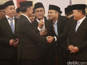Video: Gelar Doktor HC Raffi Ahmad Dibacakan saat Pelantikan Video: Gelar Doktor HC Raffi Ahmad Dibacakan saat Pelantikan