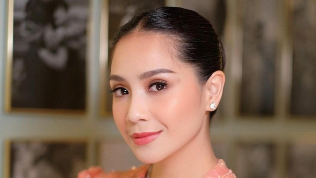 Gosip Terkini Selebriti Insertlive : Jadi Mak Comblang Maxime dan Luna Maya, Nagita Slavina Disebut Akan Terima...