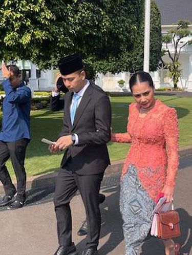 Raffi Ahmad dan Nagita Slavina Tiba di Istana