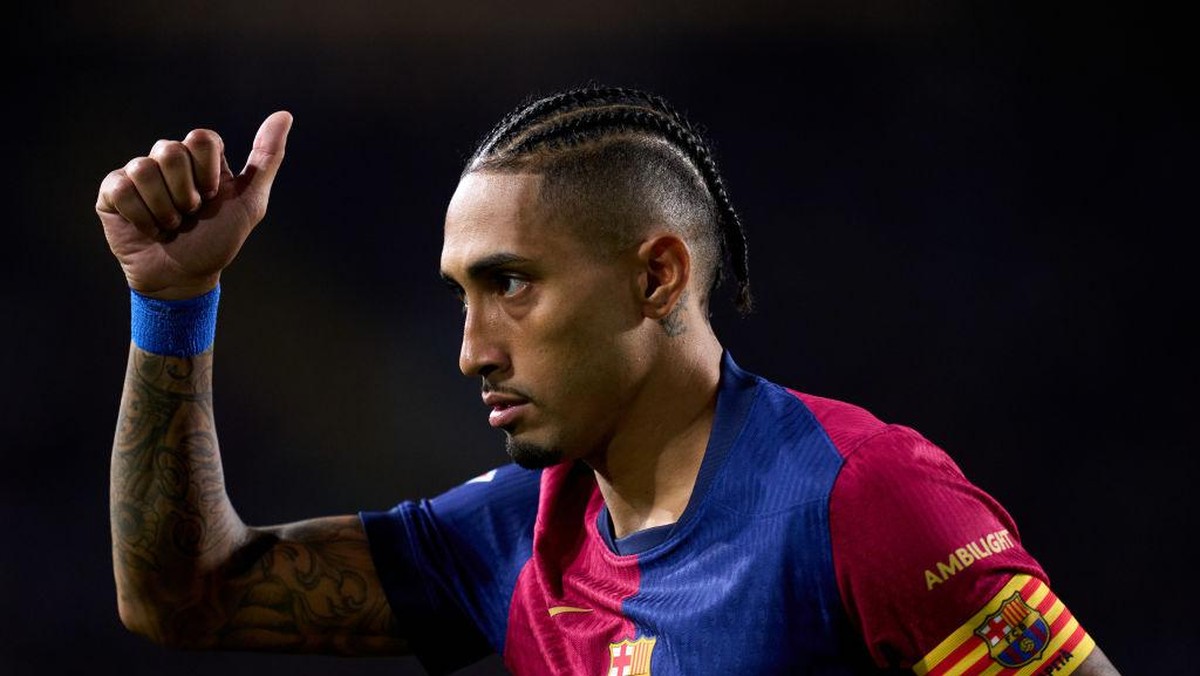 Raphinha lagi gacor musim ini bersama Barcelona (Getty Images/Alex Caparros)