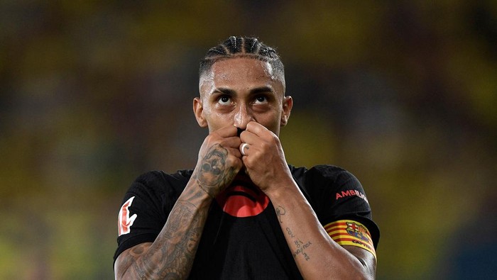 Soccer Football - LaLiga - Villarreal v FC Barcelona - Estadio de la Ceramica, Villarreal, Spain - September 22, 2024 FC Barcelonas Raphinha celebrates scoring their fifth goal REUTERS/Pablo Morano