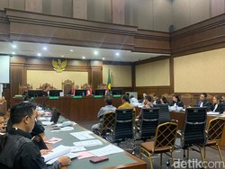 Saksi Ungkap 2 CCTV di Butik Antam Surabaya Sehari Dipasang Langsung Dicopot