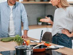 Suami Sedang Diet Dipaksa Istri Makan Banyak, Berakhir Ribut