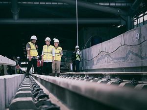 Momen Wapres Gibran Blusukan ke Proyek MRT dan LRT Jakarta