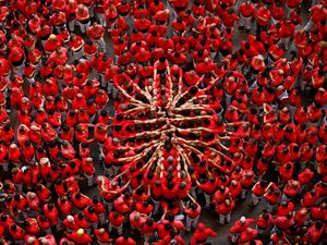 Aksi Memukau Kontes Menara Manusia Terbesar di Spanyol