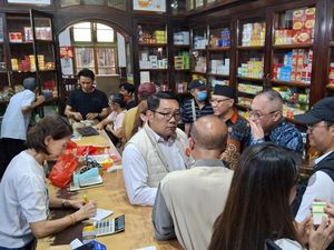 RK Blusukan ke Glodok, Janji Tingkatkan Wisata-Tawarkan Hunian di Atas Pasar