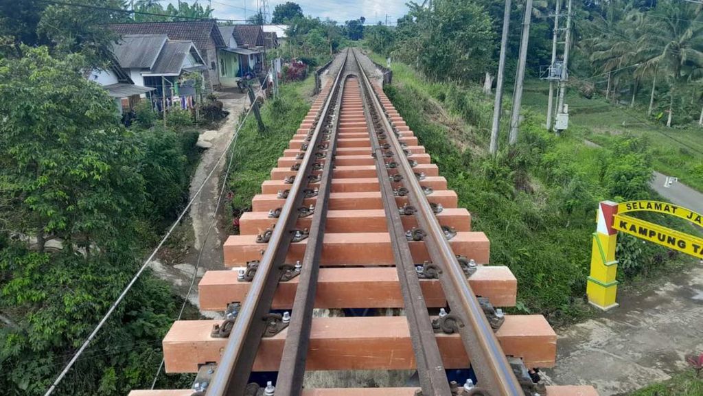 KAI Punya Bantalan Rel Kereta Baru, Pakai Bahan Sintetis! KAI Punya Bantalan Rel Kereta Baru, Pakai Bahan Sintetis!