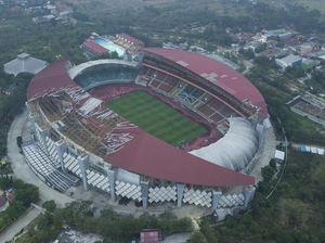 Atap Stadion Wibawa Mukti Rusak Diterjang Angin Kencang Atap Stadion Wibawa Mukti Rusak Diterjang Angin Kencang