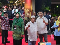 Pose Tiga Paslon Pilgub NTB Saat Tiba di Arena Debat Perdana