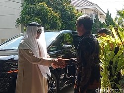 Jokowi Ditemui Menteri UEA Sheikh Al Nahyan di Solo, Bahas Apa?