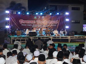 Momen Hari Santri Jadi Cooling System Jelang Pilkada 2024 di Banyuwangi Momen Hari Santri Jadi Cooling System Jelang Pilkada 2024 di Banyuwangi
