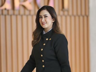 7 Gaya Stylish Nafa Urbach Ngantor di DPR Komisi IX, Awasi Program Kesehatan