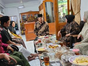 Risma-Gus Hans Dapat Wejangan Kemandirian Pangan dari Kiai Abdul Ghofur