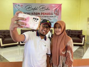 Beasiswa, Upaya Achmad Fauzi Wujudkan Mimpi Mahasiswa Sumenep Jadi Nyata Beasiswa, Upaya Achmad Fauzi Wujudkan Mimpi Mahasiswa Sumenep Jadi Nyata