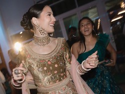 Video: Momen Pevita Pearce Jalani Malam Berinai Setelah Resmi Menikah