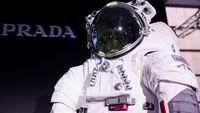 Potret Baju Astronaut Rancangan Prada-Axiom Space untuk Misi ke Bulan