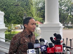 Raja Juli Ungkap Peralatan yang Dibagikan untuk Pembekalan: Seragam-Sepatu