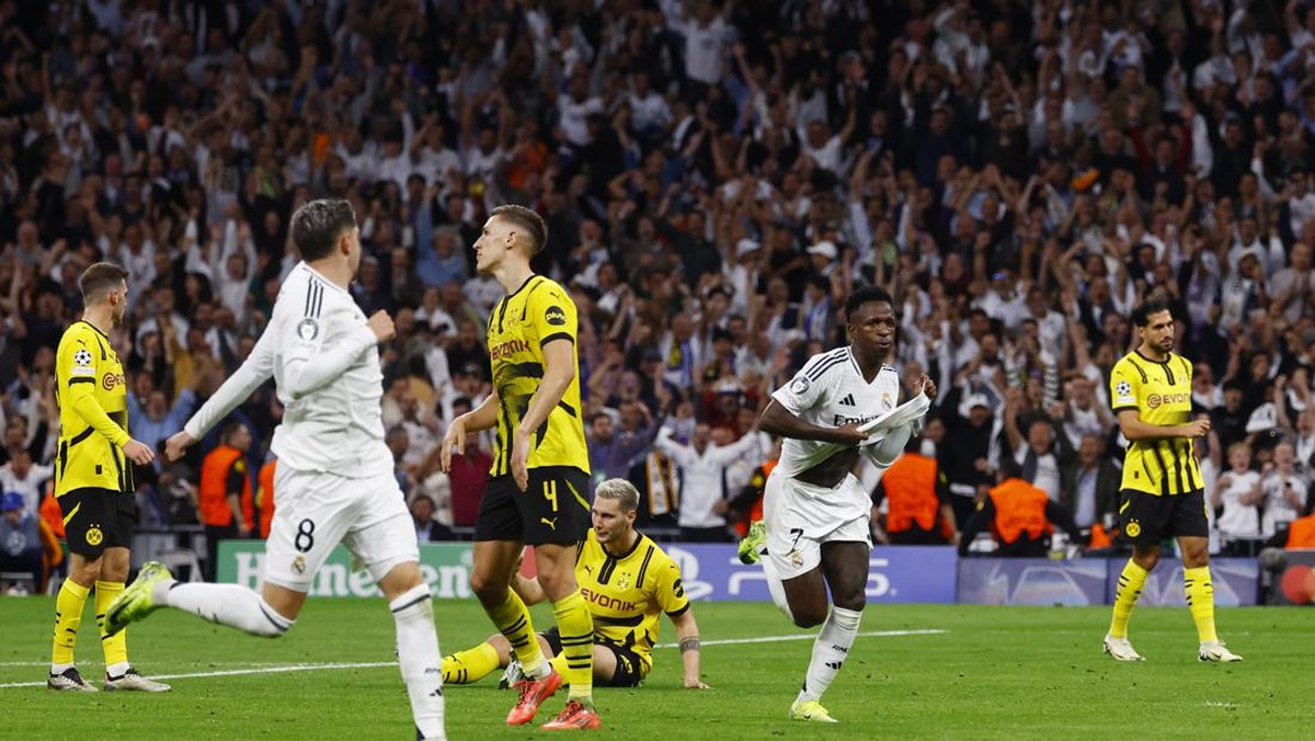 Real Madrid menang 5-2 atas Borussia Dortmund lewat hat-trick Vinicius Junior (REUTERS/Susana Vera)