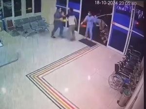 Video Viral Keluarga Pasien Aniaya Dokter di RSOJ Pertamina Makassar Video Viral Keluarga Pasien Aniaya Dokter di RSOJ Pertamina Makassar